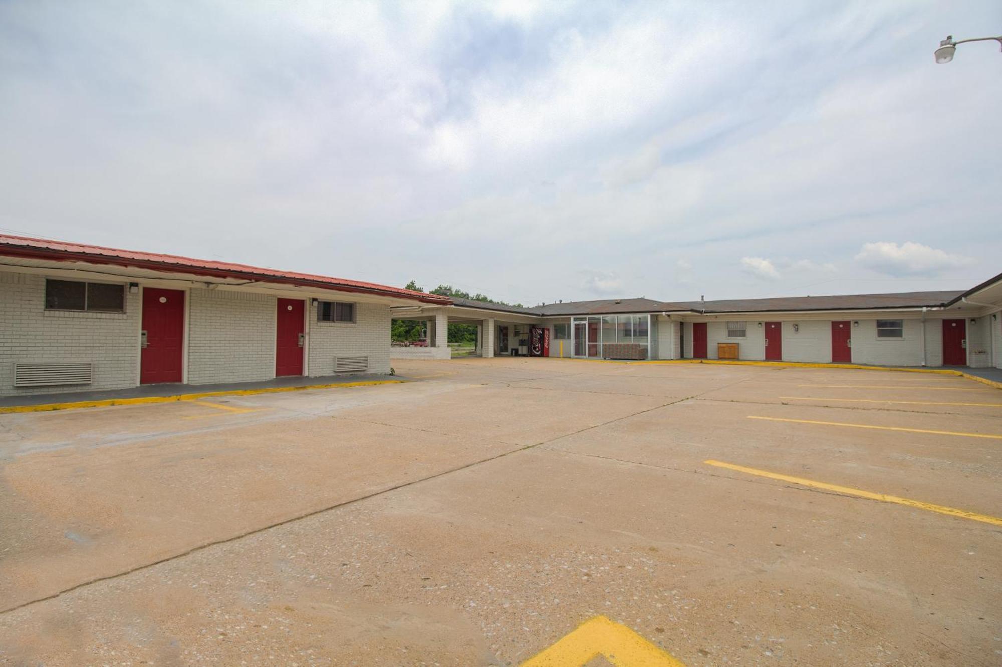 Oyo Hotel Mcalester Ok S Main St Экстерьер фото