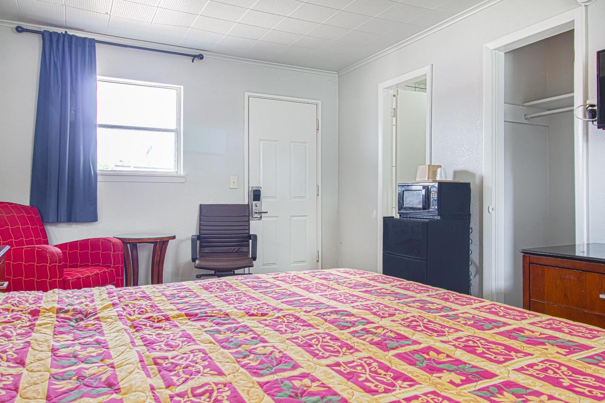 Oyo Hotel Mcalester Ok S Main St Экстерьер фото